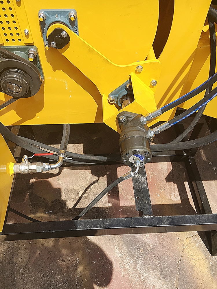 225 Tractor Mounted Hydraulic Feed Wood Chipper - Image 4